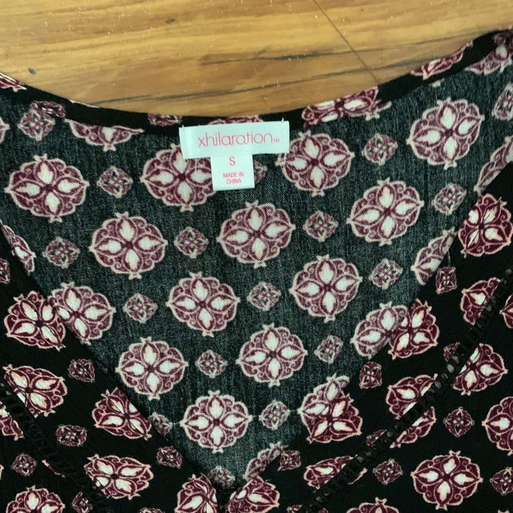 Patterned Flowy Top - Picture 4 of 7
